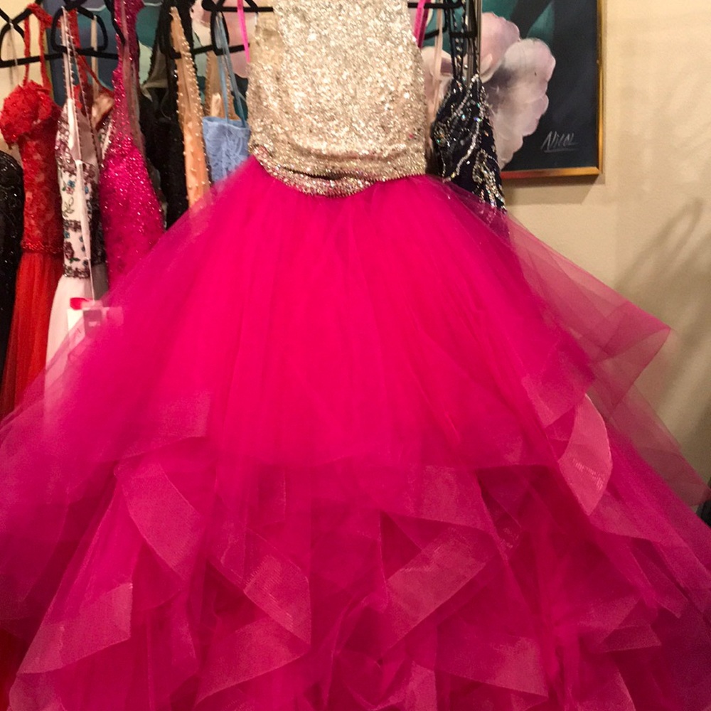 Prom dress 💝 - Picture 5 of 6